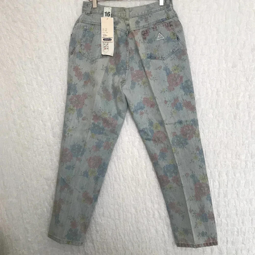 Vintage Cropped Floral high rise jeans - Picture 3 of 8